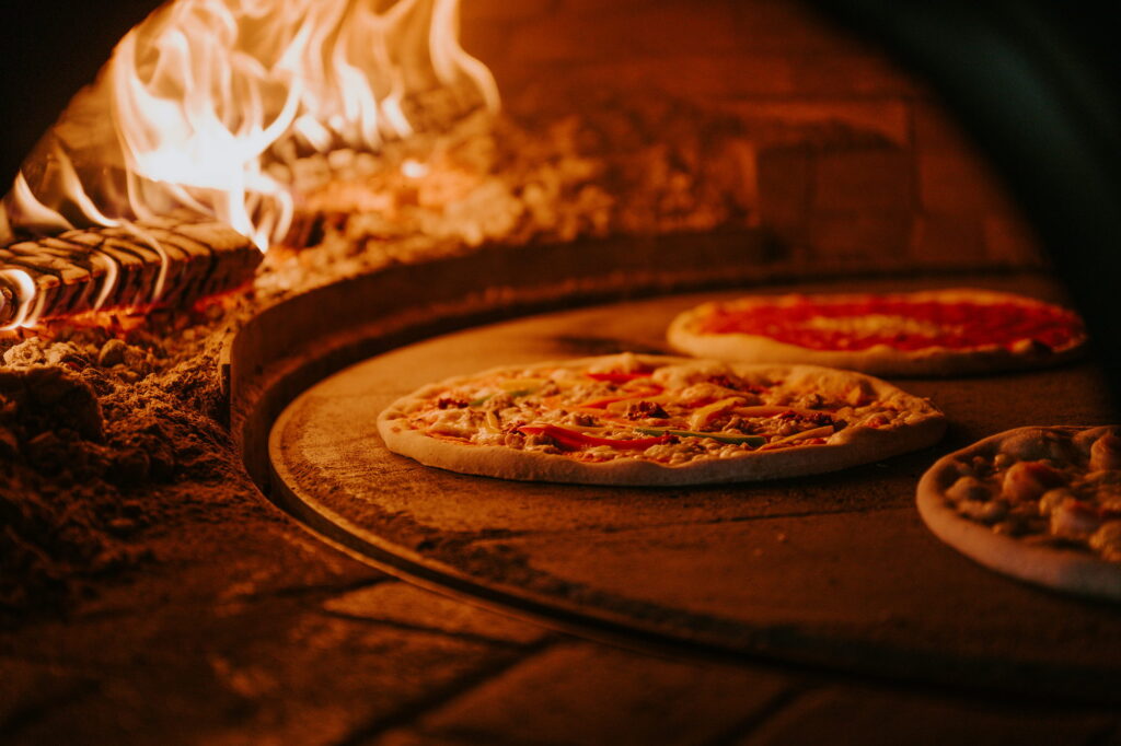 Pizza aus dem Holzofen