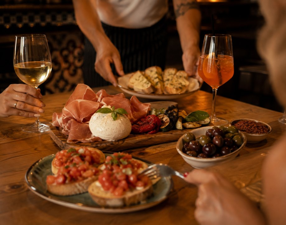 Antipasti werden serviert